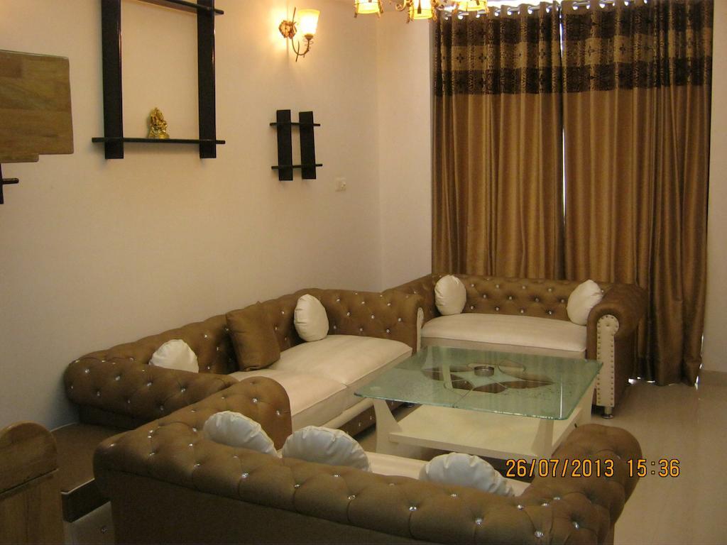 Hotel The Royal Court Nainital Esterno foto