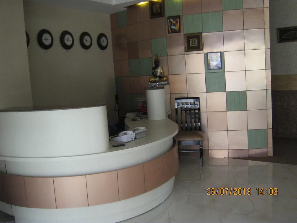 Hotel The Royal Court Nainital Esterno foto