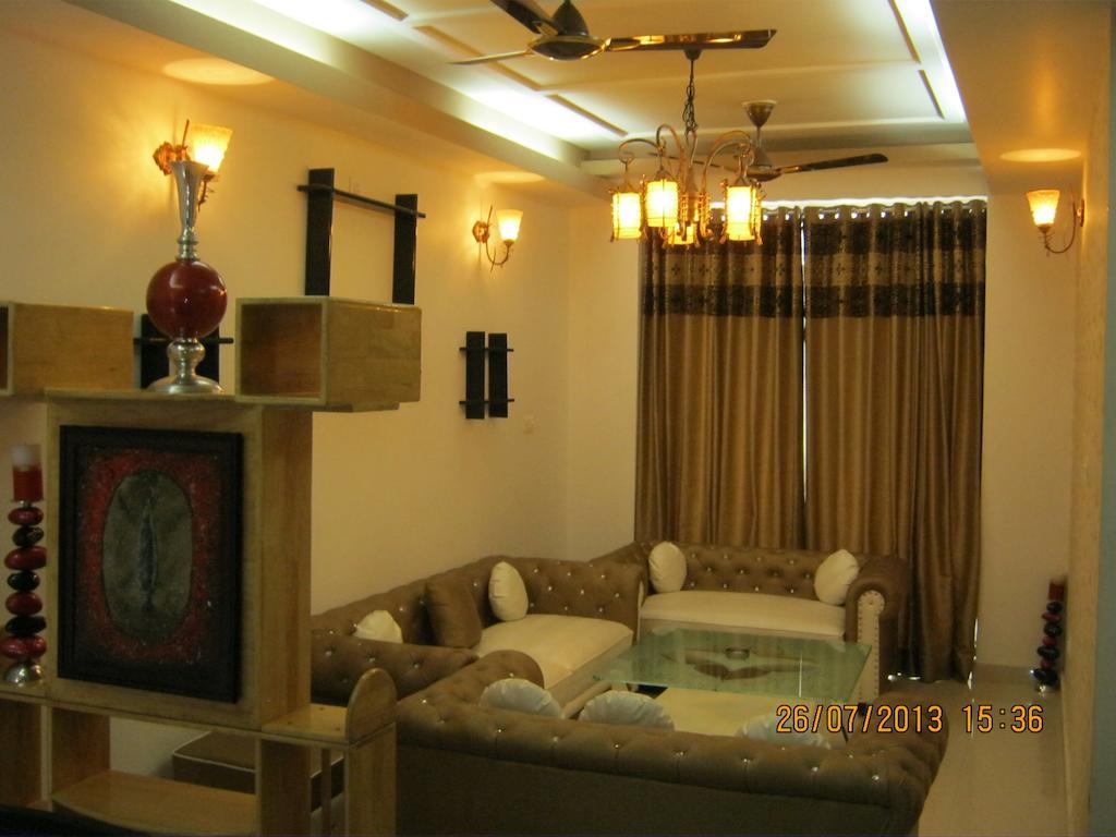 Hotel The Royal Court Nainital Esterno foto