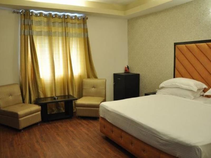 Hotel The Royal Court Nainital Esterno foto